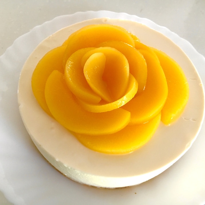 桃のお花で可愛く！レアチーズケーキ